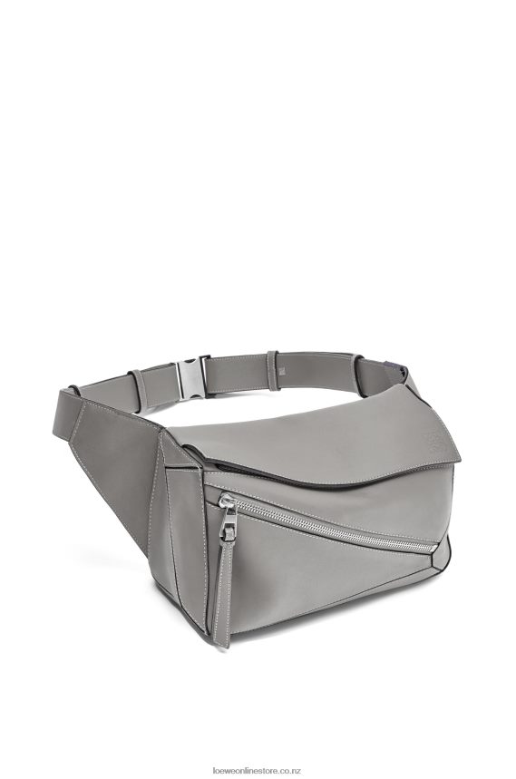 Loewe Men Small Puzzle bumbag in classic calfskin Asphalt Grey LH60R565