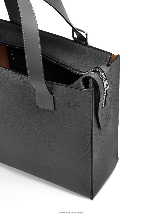 Loewe Men Buckle Zip tote in soft grained calfskin Black LH60R179