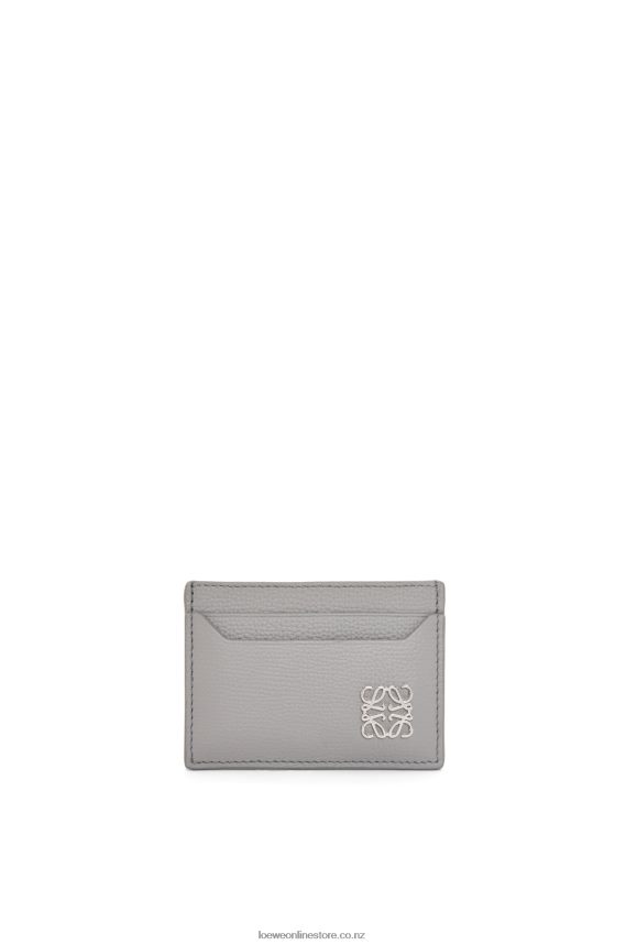 Loewe Women Anagram plain cardholder in pebble grain calfskin Pearl Grey LH60R1322