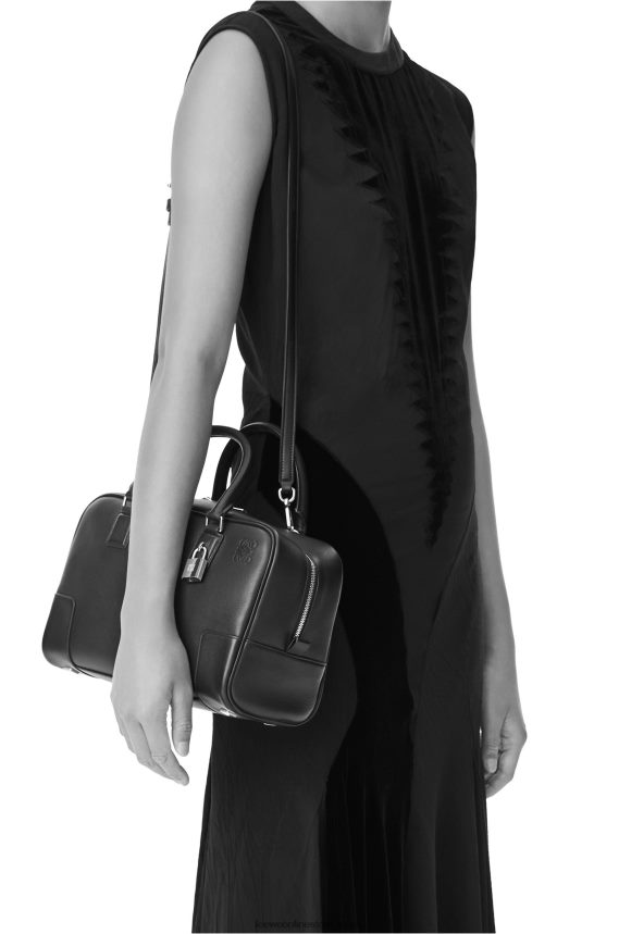 Loewe Women Amazona 28 bag in nappa calfskin Black LH60R141