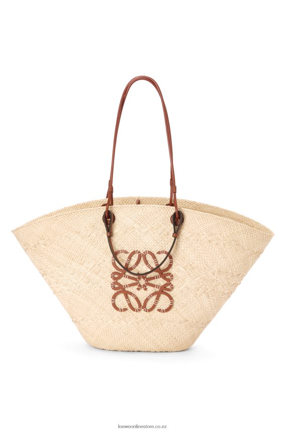 Loewe Women Large Anagram Basket bag in iraca palm and calfskin Natural/Tan LH60R17