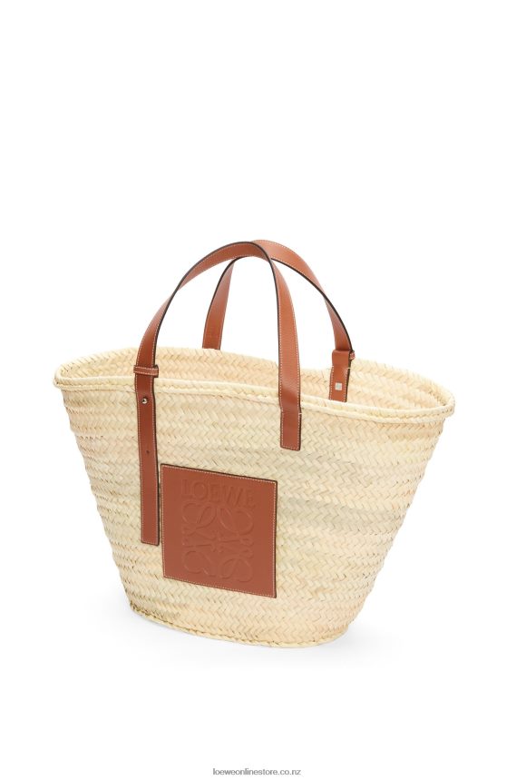 Loewe Women Large Basket bag in palm leaf and calfskin Natural/Tan LH60R37