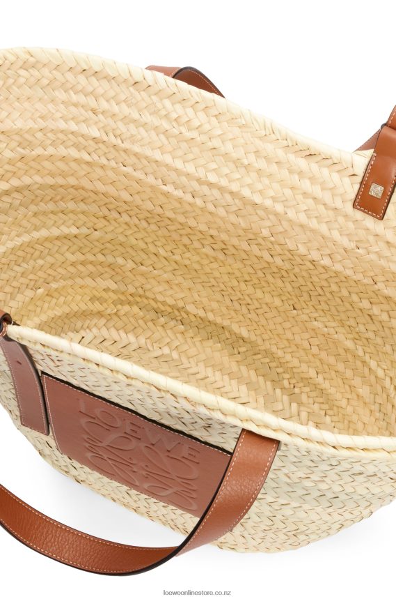 Loewe Women Large Basket bag in palm leaf and calfskin Natural/Tan LH60R37