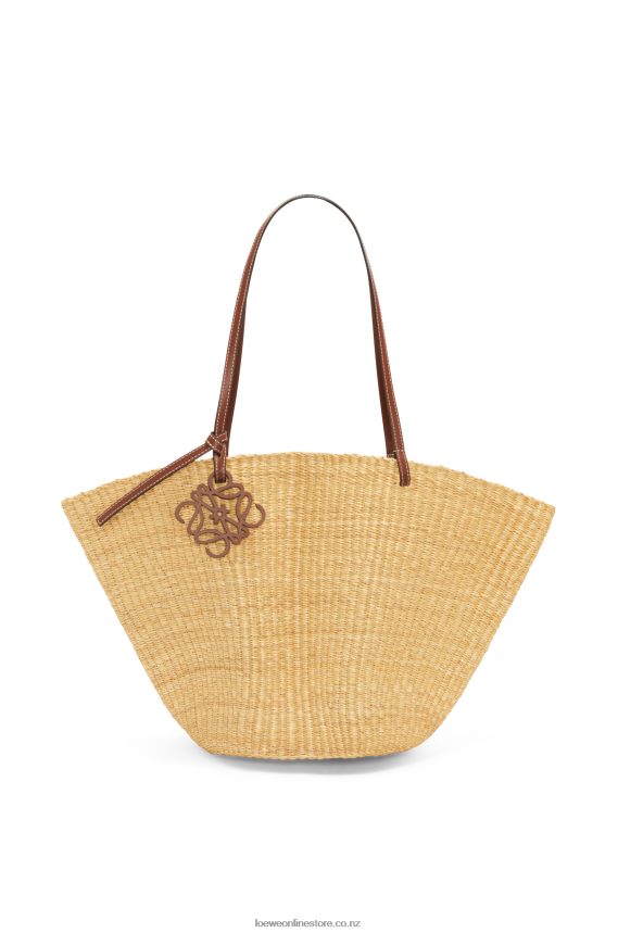 Loewe Women Shell Basket bag in elephant grass and calfskin Natural/Pecan LH60R63