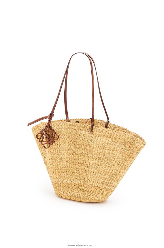 Loewe Women Shell Basket bag in elephant grass and calfskin Natural/Pecan LH60R63