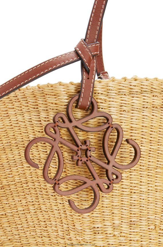 Loewe Women Shell Basket bag in elephant grass and calfskin Natural/Pecan LH60R63