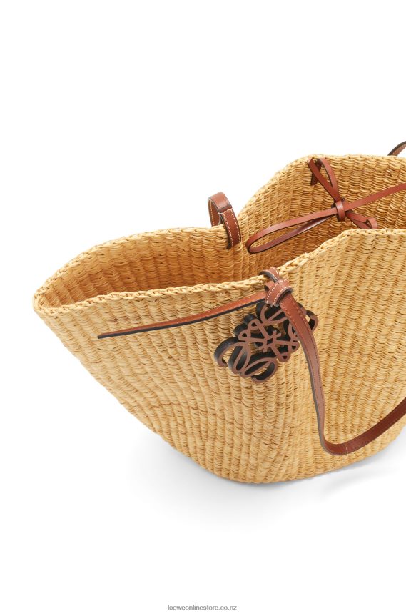 Loewe Women Shell Basket bag in elephant grass and calfskin Natural/Pecan LH60R63