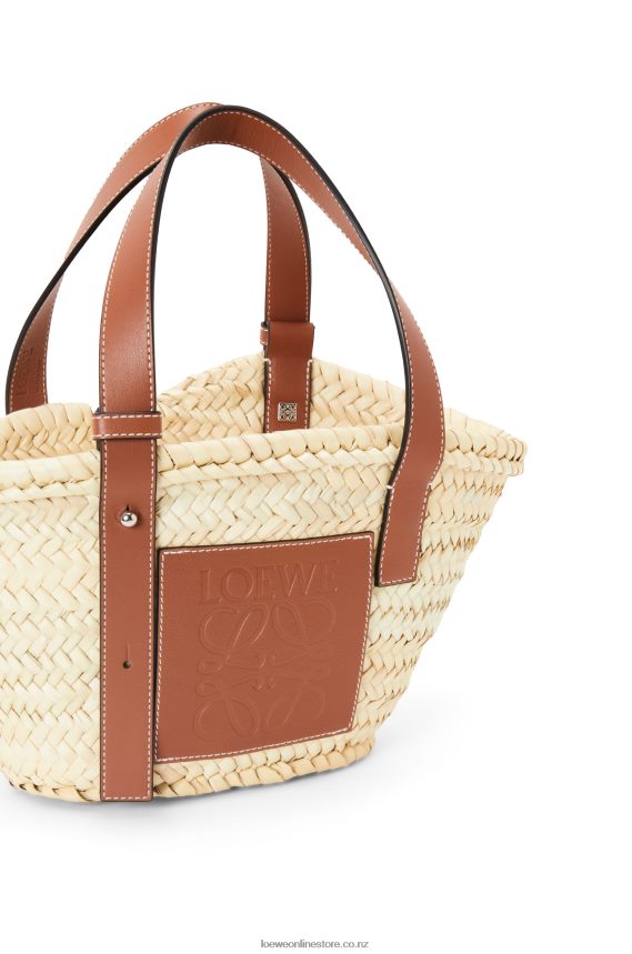 Loewe Women Small Basket bag in palm leaf and calfskin Natural/Tan LH60R20