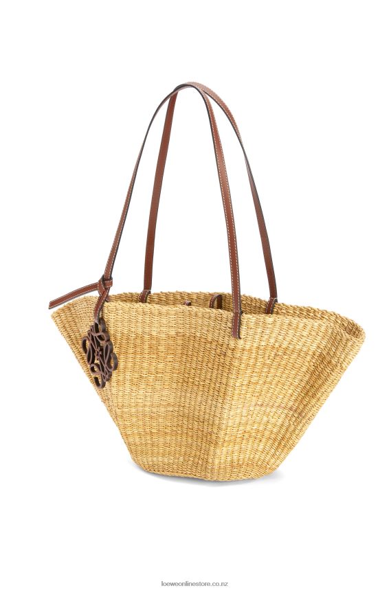 Loewe Women Small Shell Basket bag in elephant grass and calfskin Natural/Pecan LH60R62