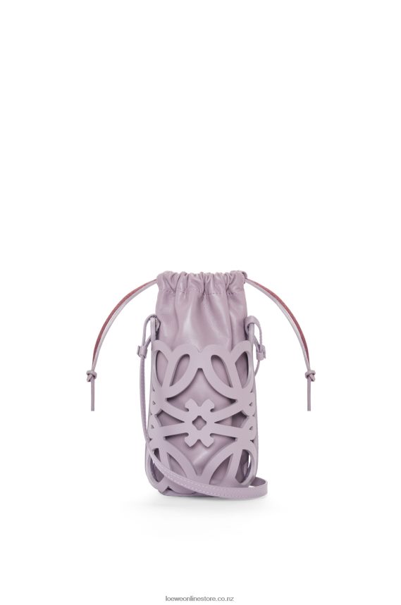 Loewe Women Anagram cut-out pocket in classic calfskin and nappa Pale Aubergine Glaze LH60R550