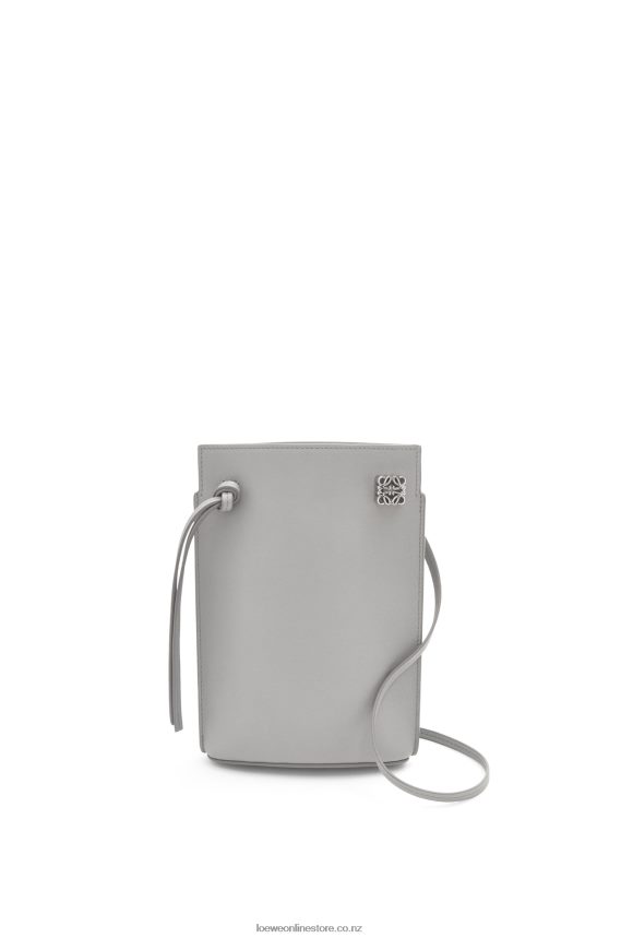 Loewe Women Dice pocket in classic calfskin Pearl Grey LH60R572