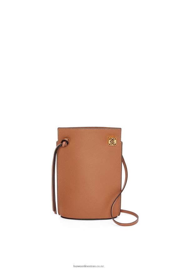 Loewe Women Dice pocket in classic calfskin Tan LH60R620