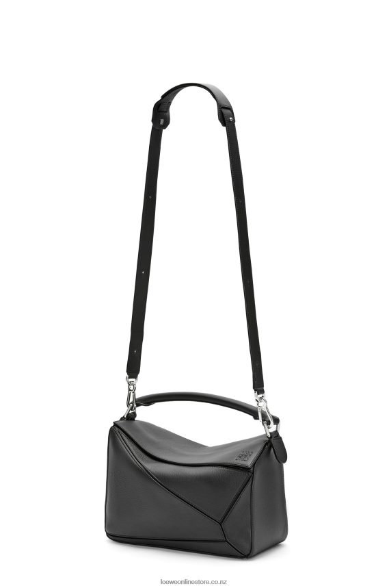 Loewe Women Puzzle bag in classic calfskin Black LH60R479