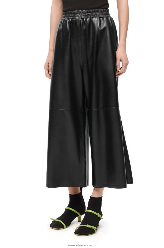 Loewe Women Cropped trousers in nappa lambskin Black LH60R1141