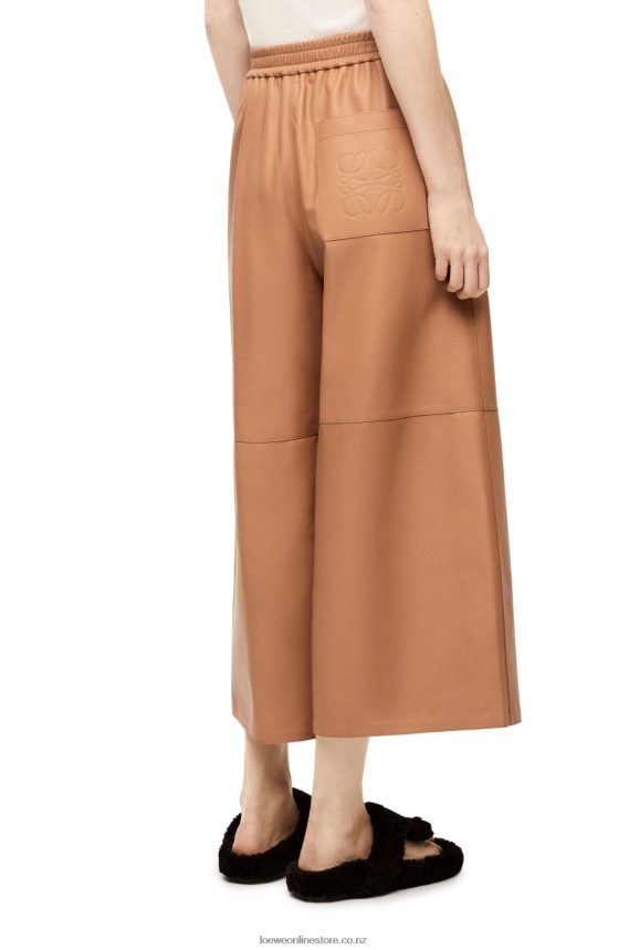 Loewe Women Cropped trousers in nappa lambskin Toffee LH60R1144
