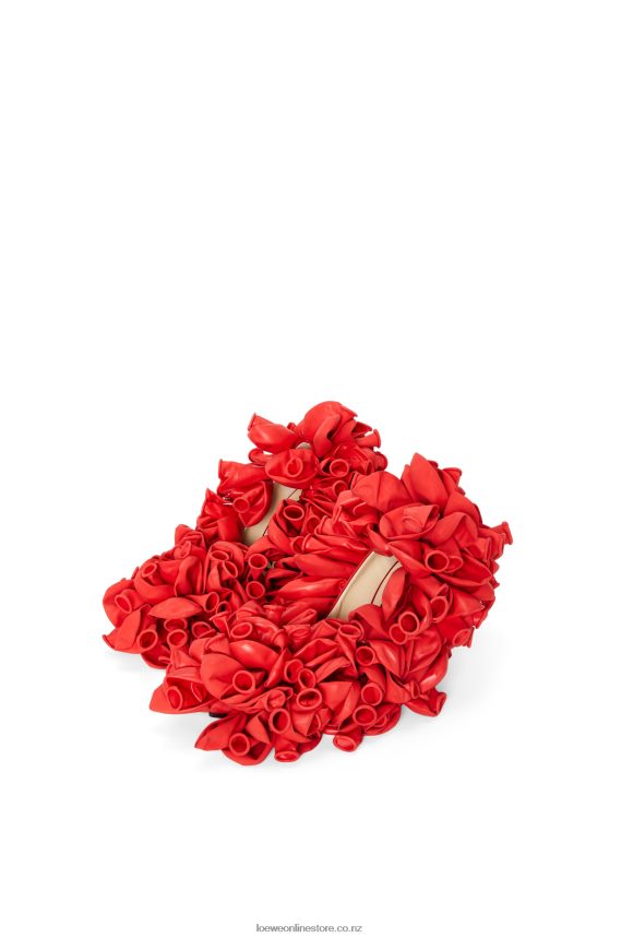 Loewe Women Comic balloon pump in satin Anthurium Red LH60R767