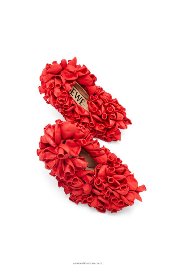 Loewe Women Comic balloon pump in satin Anthurium Red LH60R767