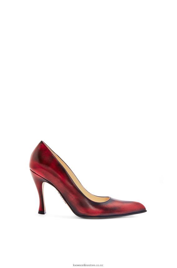Loewe Women Comic classic pump in calfskin Anthurium Red/Black LH60R750