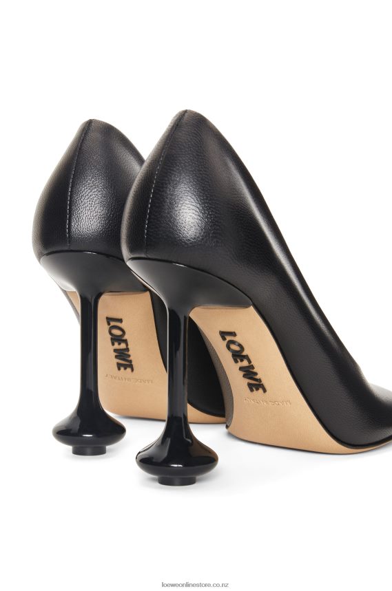 Loewe Women Toy pump in goatskin Black LH60R731